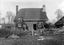 A thatched cottage at Goosey, Oxfordshire, c1860-c1922. Artist: Henry Taunt