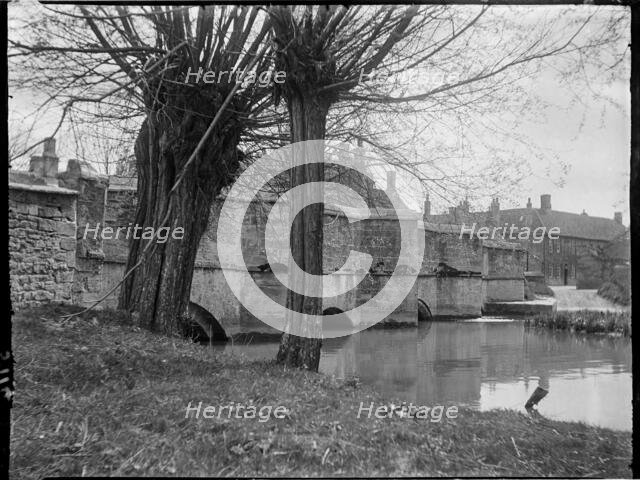 Burford, West Oxfordshire, Oxfordshire, 1924. Creator: Katherine Jean Macfee.