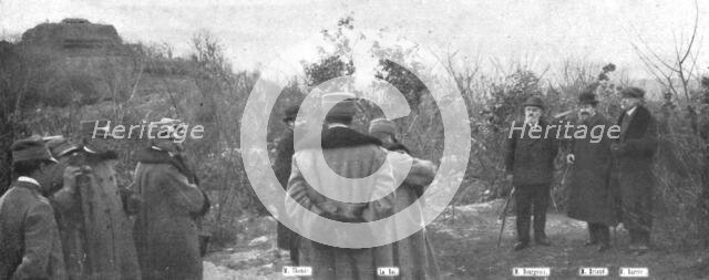 'Le voyage des ministres Francais en Italie; Au pied d'un observatoire, pres du front, le...,1916. Creator: Unknown.