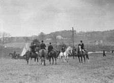 Cutting hunt, 1933 Nov. Creator: Arnold Genthe.