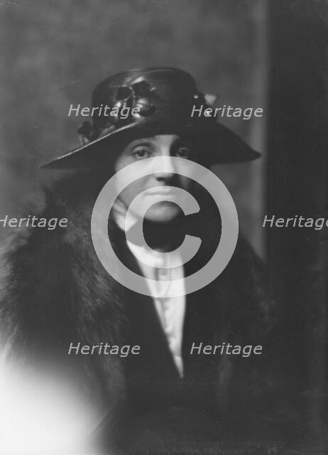 Mrs. J.A. Wise, (formerly Mrs. M. Stern), portrait photograph, 1918 Feb. 14. Creator: Arnold Genthe.