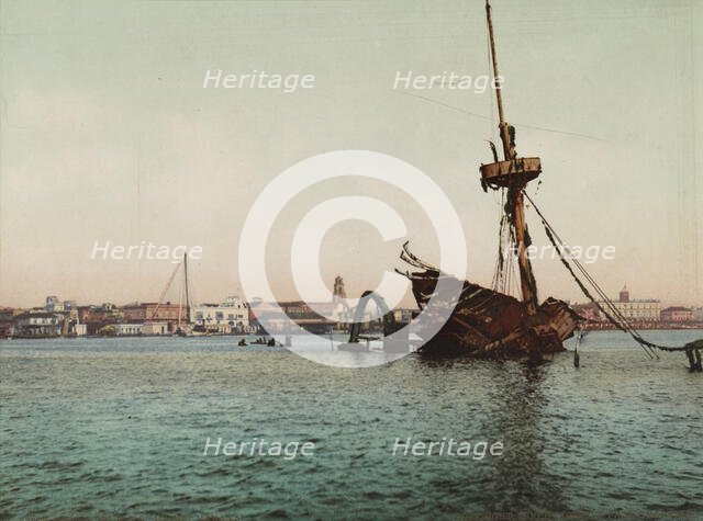 Restos del U.S.S. Maine, Habana, c1900. Creator: William H. Jackson.