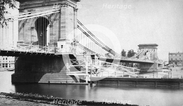 Hammersmith Bridge, Hammersmith, London, c1865-1883. Artist: Henry Taunt