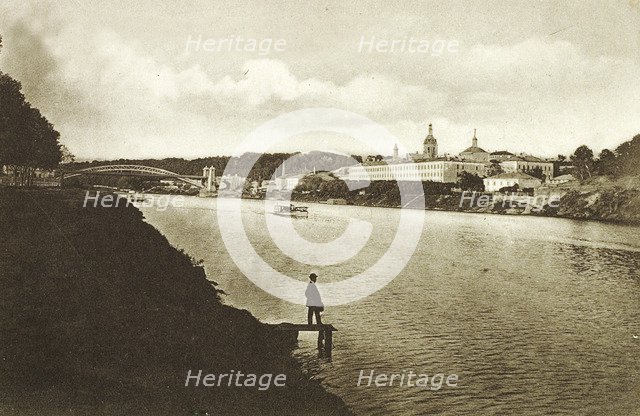 Railway bridge and Novodevichy Convent (New Maidens' Convent), Moscow, Russia, 1910s. Artist: Unknown