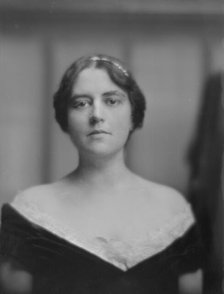Eckstein, H.J., Mrs., portrait photograph, 1916 or 1917. Creator: Arnold Genthe.