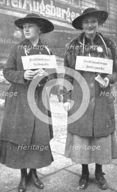 'La Nouvelle Europe; les elections Allemandes; deux jeunes distributrices de bulletins..., 1919. Creator: Unknown.
