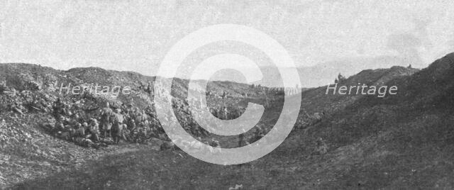 'L'attaque du 24 octobre dans le secteur du bois fumin; le lendemain de l'attaque (25 oct..., 1916. Creator: Unknown.