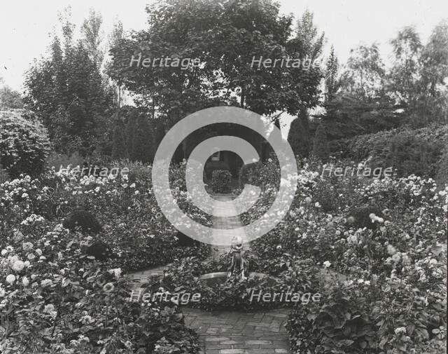 "Gardenside," Frederick Augustus Snow house, Ox Pasture Road, Southampton, New York, c1914. Creator: Frances Benjamin Johnston.