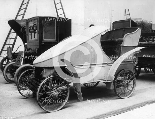 1899 Vallee Slipper. Creator: Unknown.