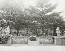 "Villa Crest," Walter Denis Denegre house, Manchester-by-the-Sea, Massachusetts, 1924. Creator: Frances Benjamin Johnston.