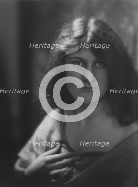 Brown, A., Miss, portrait photograph, 1913. Creator: Arnold Genthe.