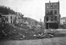 'Dinant; au coeur de la ville, un enchevetrement de pierres et de cendres', 1914. Creator: Unknown.