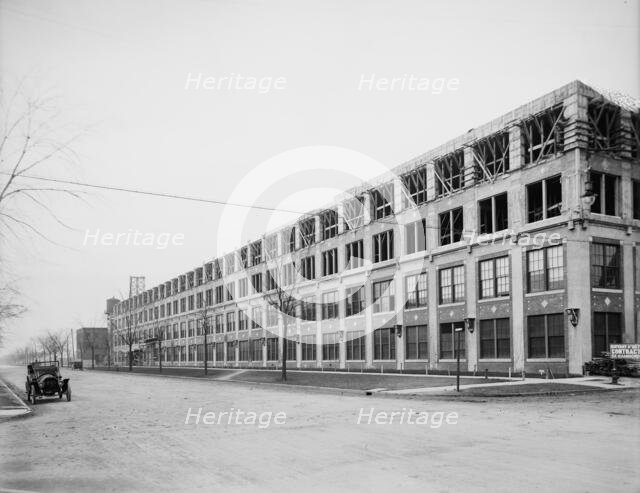 Packard [Motor Car Company] Auto Plant, Detroit, Mich., between 1900 and 1910. Creator: Unknown.