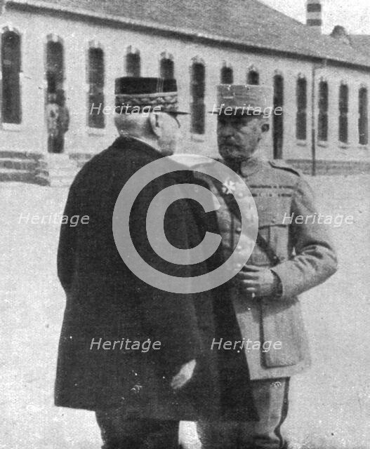 'Le commandement devant Verdun; Le general Joffre et le general Nivelle', 1916. Creator: Unknown.