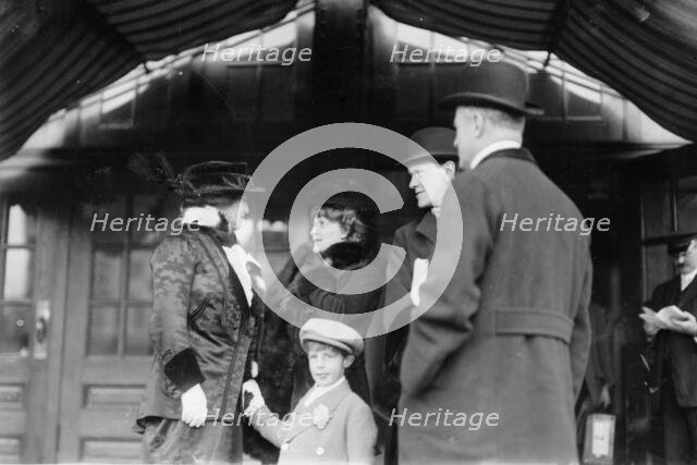 Mrs. C.D. Gibson -- Mrs. W. Astor & son, between c1910 and c1915. Creator: Bain News Service.