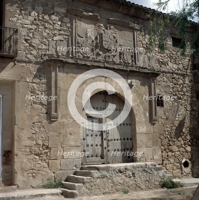 Campo de Criptana, mansion with family badge on the façade.
