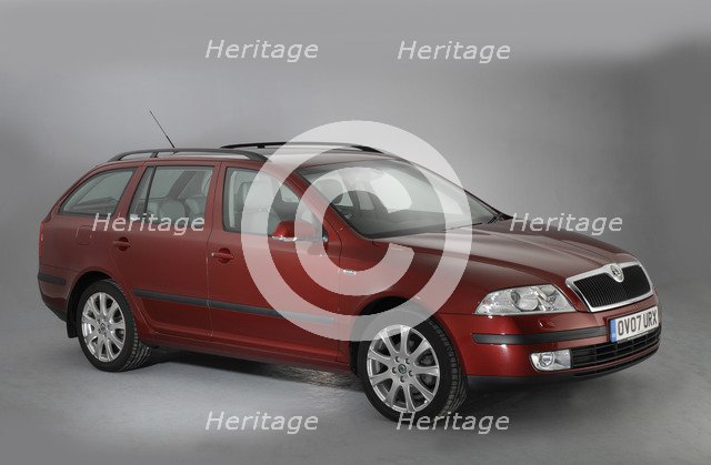 2007 Skoda Octavia estate. Artist: Unknown.