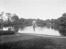 Entrance to Wade Park, Cleveland, O[hio], between 1900 and 1906. Creator: Unknown.