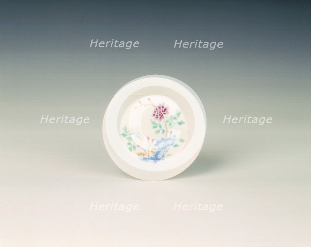 Famille rose saucer with peony and rock, Qing dynasty, Yongzheng period, China, 1723-1735. Artist: Unknown