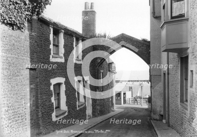 York Gate, Harbour Street, Broadstairs, Kent, 1890-1910. Artist: Unknown