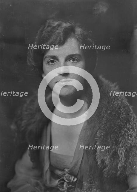 Mrs. C. Gardner, portrait photograph, 1918 Sept. 12. Creator: Arnold Genthe.