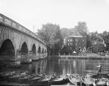 Maidenhead Bridge, Maidenhead, Berkshire,  c1860-c1922. Artist: Henry Taunt
