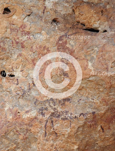 Painting in the Cuevas de la Araña, Between 10000 und 6000 BC.