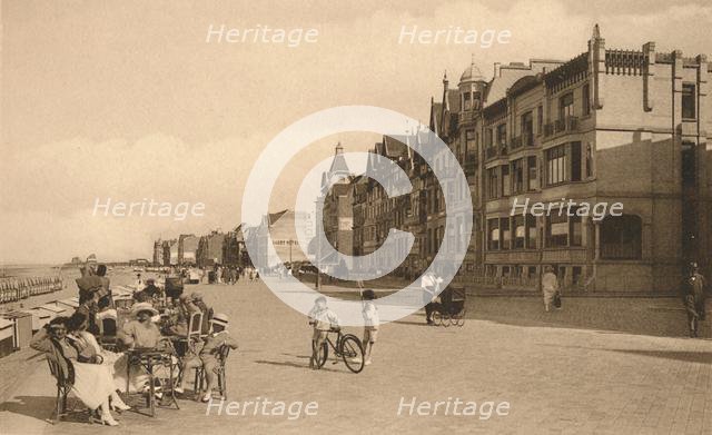 'La Digue', (The Promenade), c1900. Creator: Unknown.