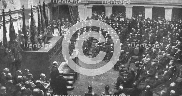 'Les fetes de la victoire en Belgique; Le president de la Republique francaise a la tribune...1919. Creator: Unknown.