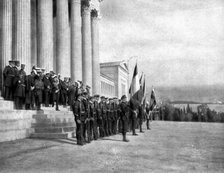 'Les Evenements de Grece; A Athenes, le 27 janvier 1917, la ceremonie de reparation pour..., 1917. Creator: Unknown.