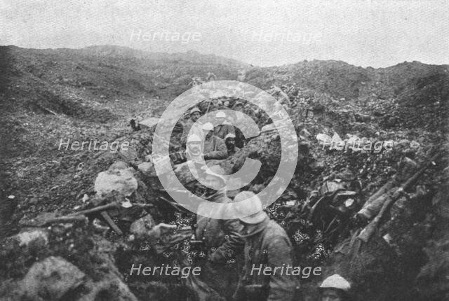 'Apres la reprise du Fort de Douaumont; Boyau allemand partant du fort et converti en..., 1916. Creator: Unknown.