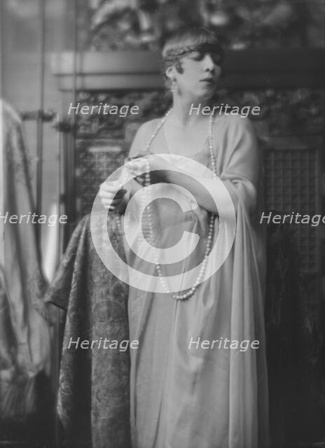 Friysh, Paula, Miss, portrait photograph, 1917 Apr. 7. Creator: Arnold Genthe.