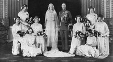 The Duke and Duchess of York surrounded by her eight bridesmaids, 1923. Artist: Unknown