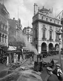Roadworks in Piccadilly Circus, north side, Westminster, London, (c1910s?). Artist: Unknown