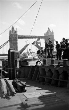 Ship's crew, Tower Pier, London, c1945-c1965. Artist: SW Rawlings