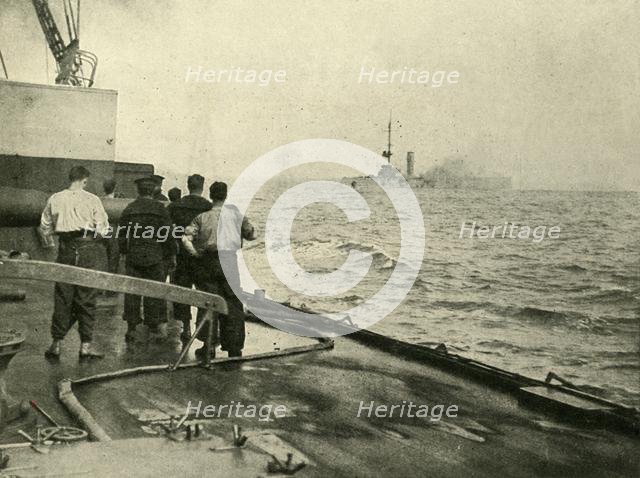 The sinking of the German cruiser 'Mainz', 28 August 1914, (c1920). Creator: Unknown.