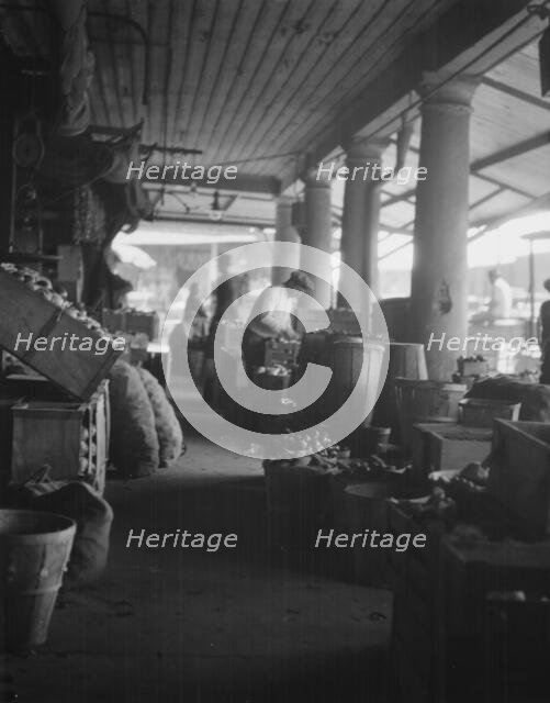 Market scene, New Orleans, between 1920 and 1926. Creator: Arnold Genthe.