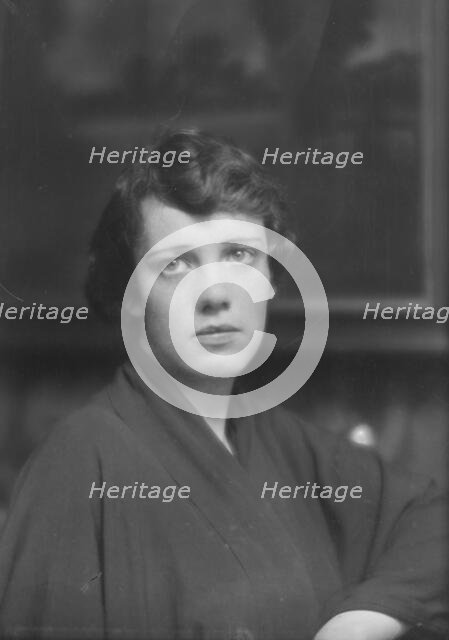 Elwood, Catharine, Miss, portrait photograph, 1915 Apr. 7. Creator: Arnold Genthe.