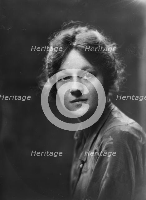 Miss A.G. Sauer, portrait photograph, 1919 July 3. Creator: Arnold Genthe.