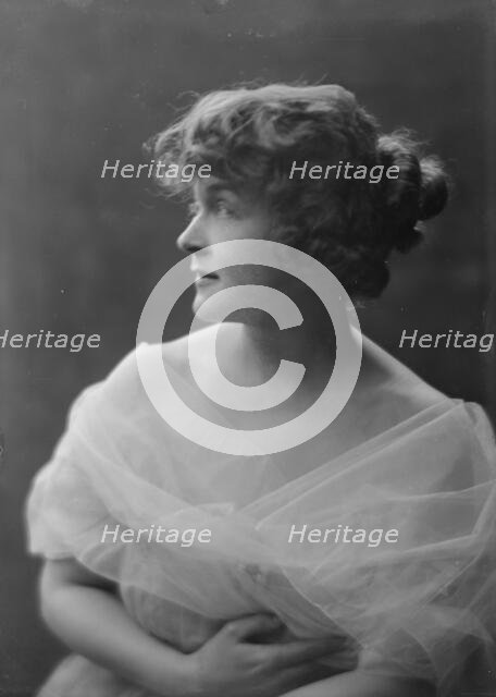 Mrs. Benjamin Lindsey, portrait photograph, 1917 Dec. 21. Creator: Arnold Genthe.