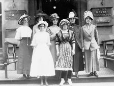 Oregon girls in N. Y., c1912. Creator: Bain News Service.