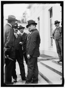 Joseph Tumulty and group at White House, Washington, D.C., between 1913 and 1917. Creator: Harris & Ewing.