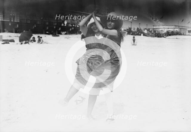 Tango, Long Beach, between c1910 and c1915. Creator: Bain News Service.