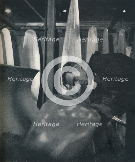 'Measuring airscrew blades', 1941. Artist: Cecil Beaton.