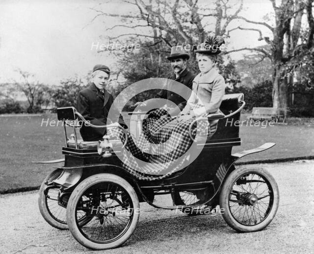 1901 De Dion Bouton voiturette vis a vis. Creator: Unknown.