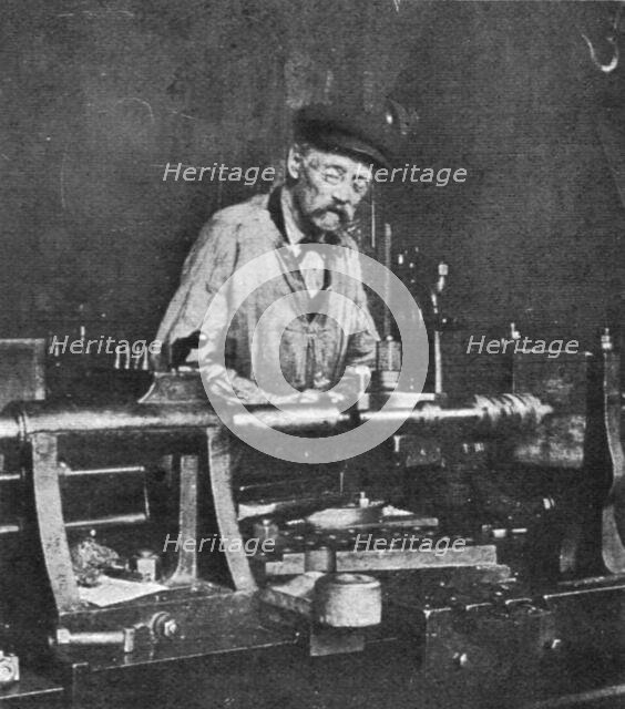 'Les vaillan s de l'Interieur; L'ouvrier tourneur Narcisse Magot, age de 80 ans, travaillant..., 191 Creator: Unknown.