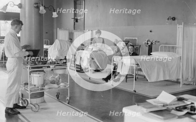 St. Luke's -- Men's Ward, between c1915 and c1920. Creator: Bain News Service.