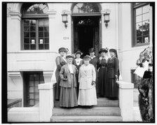 Woman's Committee Council of Nat'l Defense, between 1910 and 1920. Creator: Harris & Ewing.