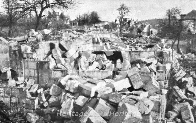 'Le Royaume de la Mort; Morsain, a 3 kilometres seulement des anciennes lignes et que l'ennemi a eva Creator: Unknown.