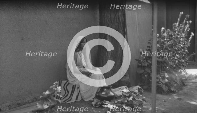 Acoma, New Mexico area views, between 1899 and 1928. Creator: Arnold Genthe.